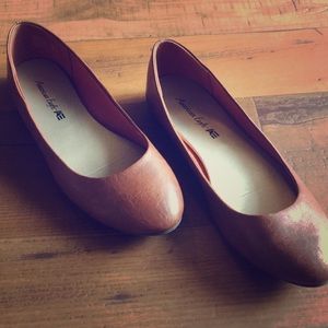 Light brown American Eagle flats